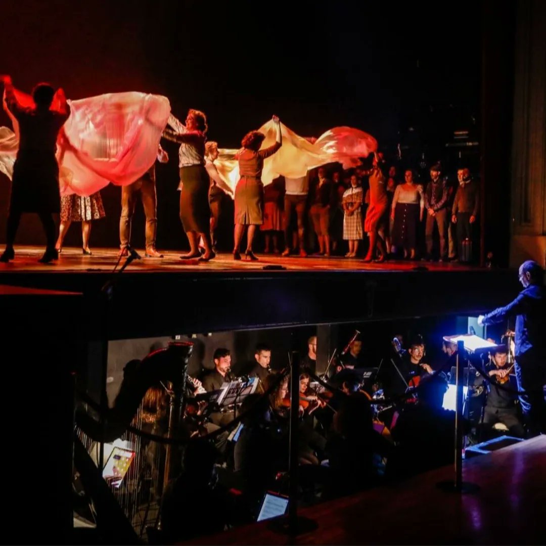 corodeoperagr's tweet photo. Hoy, coincidiendo con el aniversario de los compositores Georges Bizet y Johann Strauss celebramos el #diamundialdelaopera 
Feliz día a quienes disfrutan y hacen disfrutar de esta increible forma de expresión artística.
#weloveopera 
#operachoir 
#operaengranada 

@jjmmgranada https://t.co/GdJNKh4CeG