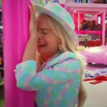 swimminghelps's tweet photo. yoh yoh God, stop sending me boring, unpassionate, unfunny, nonchalant men, I NEED CHALANT ! I NEED TO BE ADORED ! LOVE ENOUGH TO FILL ME UP OR WHATEVER MITSKI SAID ! God i promise i will get this degree just- https://t.co/eu9CAK8H75