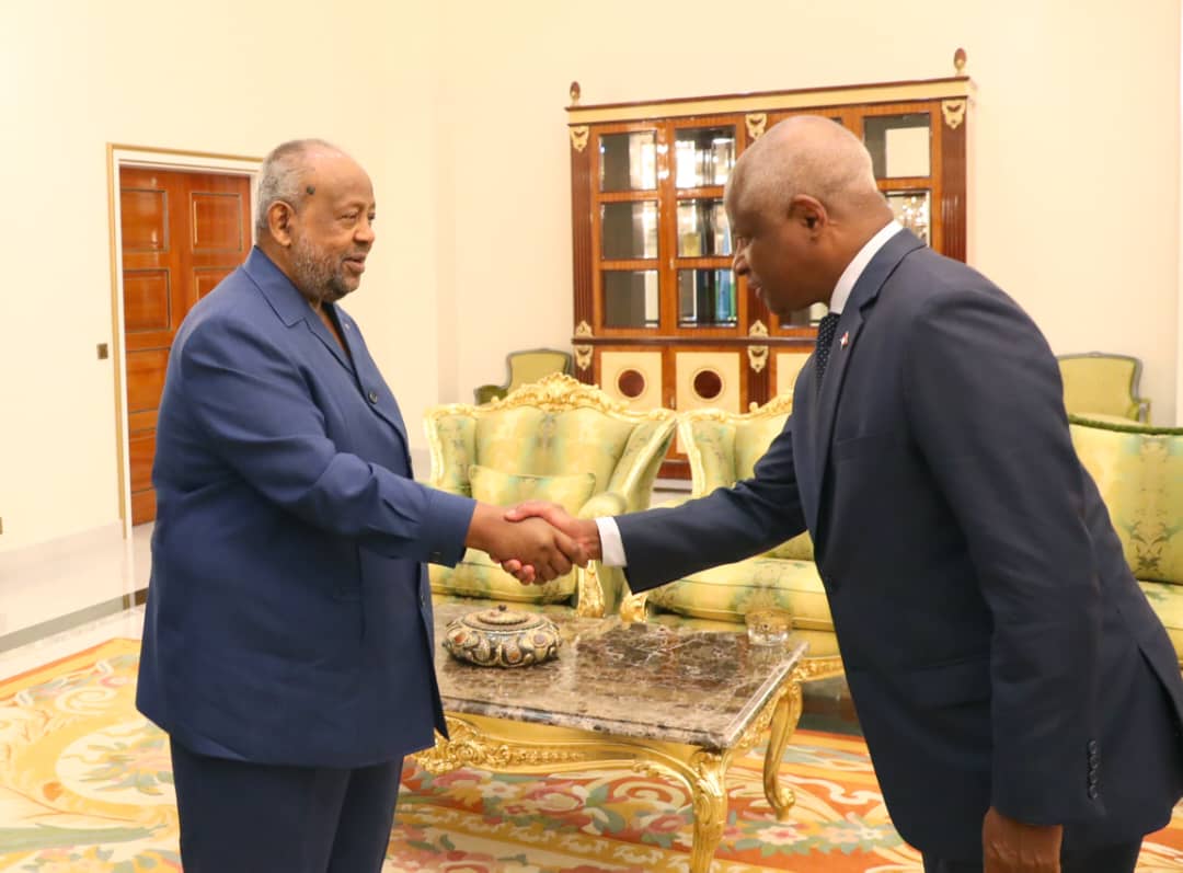 ForumIGEAfrique's tweet photo. Les membres du Comité Directeur du #FIGE reçu en audience aujourd'hui par le Président de la République de #Djibouti Son Excellence, M. Ismail Omar Guelleh. Le Chef du Gouvernement a réaffirmé son engagement et son soutien aux objectifs du FIGE.
@IsmailOguelleh #bonnegouvernance #Afrique
