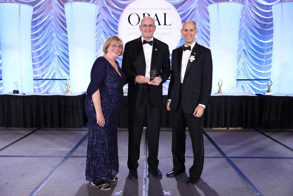Congratulations to MKA Chairman and CEO Ron Klemencic for receiving ASCE’s Henry L. Michel Award for Industry Advancement of Research.  Ron was recognized during the organization’s annual conference in Chicago.  Read more on our website at mka.com/news/.
