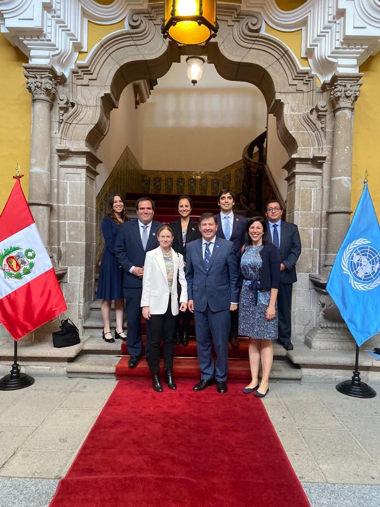 ONUPeru's tweet photo. En 78aniv.ONU recordamos junto a @CancilleriaPeru principios de Carta ONU que orientan su trabajo a favor de los pueblos del 🌏. Coordinador residente @GarafulicIgor destacó labor de @ONUPeru con Estado 🇵🇪 en ámbitos de desarrollo y humanitario como apoyo en preparación a El Niño https://t.co/R8zYBPvsoK