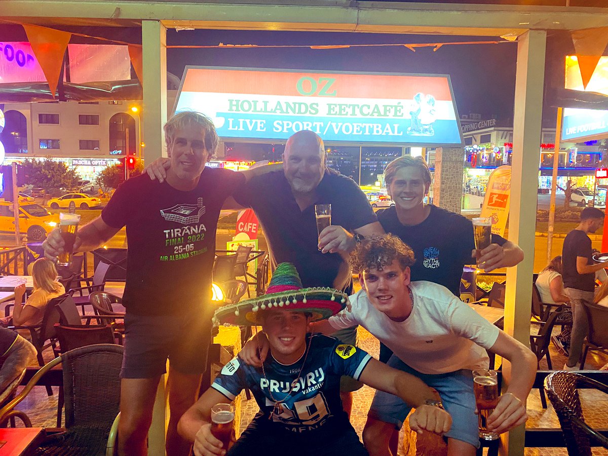 MJB0405's tweet photo. Feyenoord kijken in Antalya #Feyenoord @Marnix038 @TijmendeVries05 @rjdvries #FEYLAZ https://t.co/7jrIUBLdIz