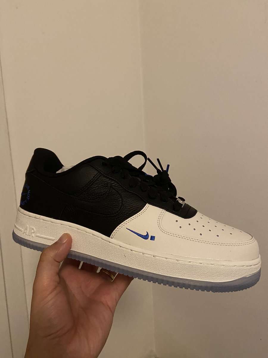 AntoineRasto's tweet photo. 1st Nike AF1 IRL Sneaker from .SWOOSH 💥💥💥 #DOTSWOOSH #TINAJAF1 https://t.co/bHHsI3J25P