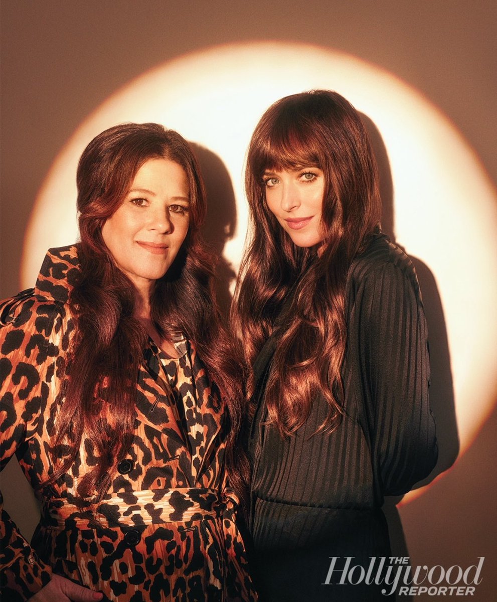 Tzu_5911's tweet photo. hollywoodreporter on instagram
“#DakotaJohnson and her hairstylist #TraceyCunningham for THR's 2023 #BeautyIssue. See more at the link in bio.
Photographer: Jonny Marlow @/jonnymarlow
Johnson Stylist: Kate Young @/kateyoung
Location: Holloway House @/sohohouse” https://t.co/eZIXaT497C