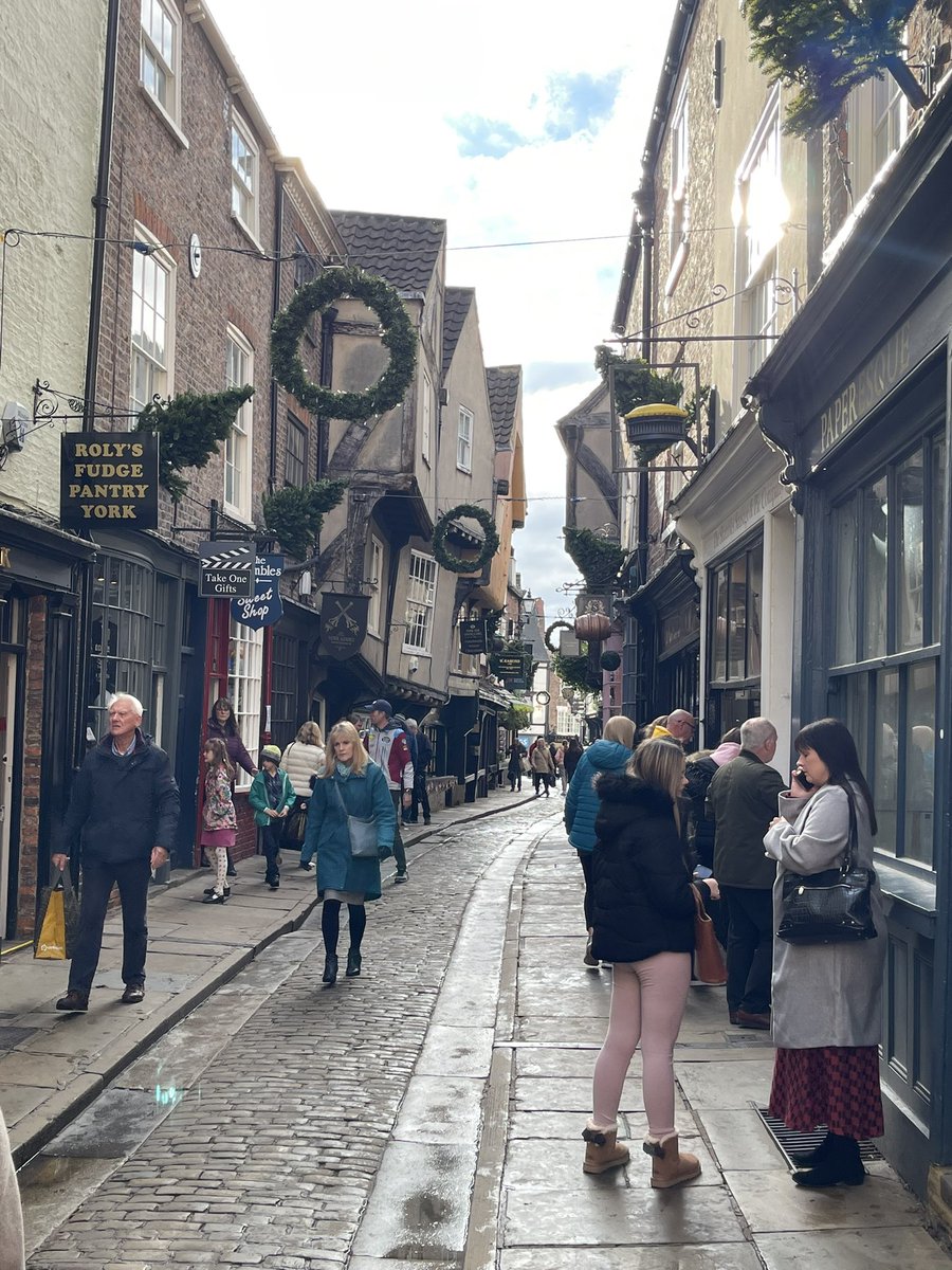 iddonjd's tweet photo. Out of the office is in full swing with a visit to the city of York today… https://t.co/fjnoytC94A