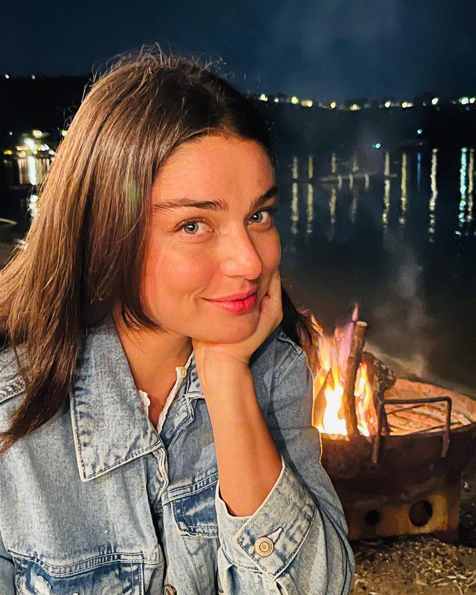 kaderbaglaribr_'s tweet photo. 📸| Ayça Ayşin Turan Via Feed 🍇

Longa vida, Ayça! 🩵🥳

#AycaAyşinTuran #SerkanÇayoğlu #KaderBağları #SevKer https://t.co/k61v6pEQiV