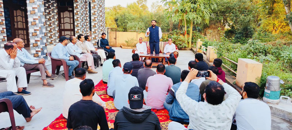 DakhseeshSharma's tweet photo. Yuva WBF meeting concluded at Billawar. 

Teams of all the villages will be constituted soon, resolution passed with consent of all the senior members of the fraternity. Meeting was organised by Varun Khajuria Ji. Other prominent peoples of the area were present. https://t.co/b3ugAftM7G