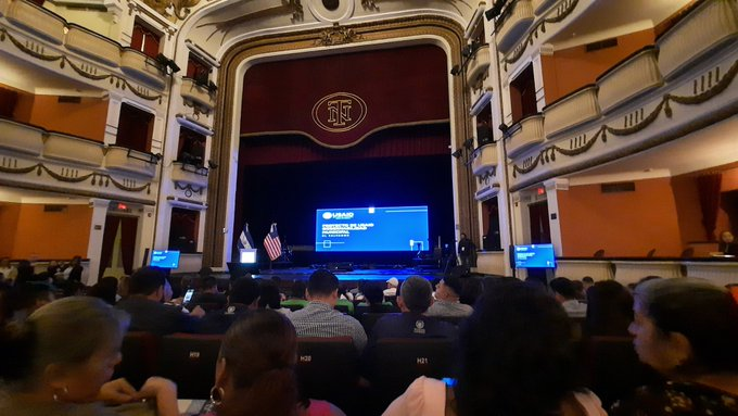 #DePaís| Los proyectos se enfocaron en diferentes aristas en cada municipio según sus necesidades, por ejemplo en Nejapa se enfocó en la modernización de los servicios de la comuna y del cementerio.