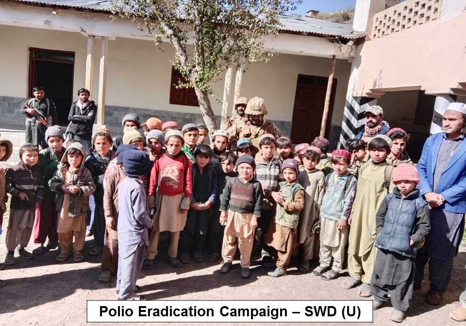 A successful Polio eradication campaign was conducted in #SouthWaziristan District under the watch of a heavy contingent of Pak Army and the local police who were deployed to offer full protection to the Polio teams. With 522 Army troops & 40 Policemen
#PolioFreePakistan
#PakArmy