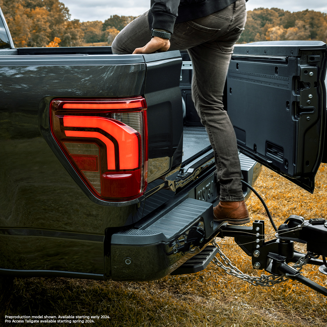 FordTrucks's tweet photo. The new 2024 Ford® F-150® with available Pro Access Tailgate. Part swing gate. Part work surface. https://t.co/i3knSKqlmC