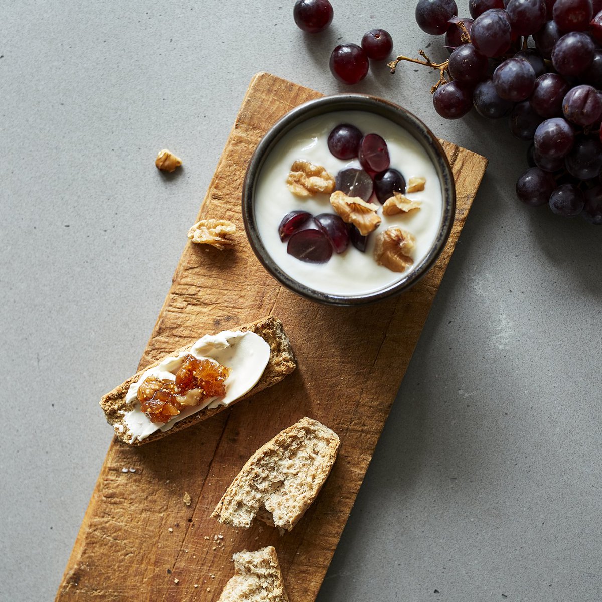 ¡Disfruta de una merienda saludable con Krisprolls, y tu fruta favorita! 🍇
Cuéntanos con qué combinas tú nuestro delicioso panecillo sueco 😋

#masoliverbrands #krisprolls #panecillosueco #pan #bread #bakery #food
