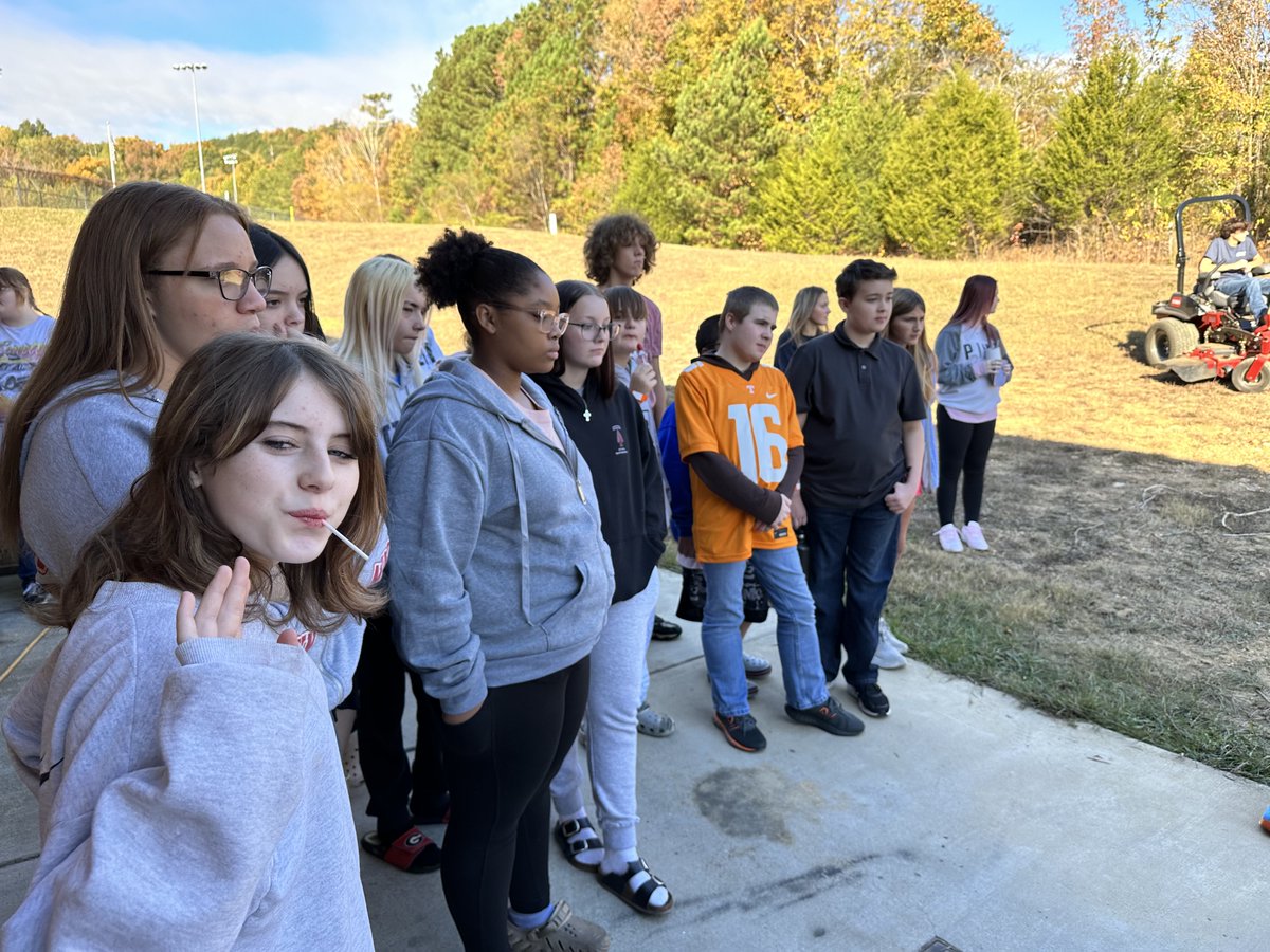 RealRMSBulldogs's tweet photo. Where does the time go? RMS 8th graders are spending the day at Ridgeland, exploring all the amazing things that await them!!!π
Go Panthers!!! Go Bulldogs!!!πΎ
#RMSBulldogs #RidgelandReady #CollegeWorkLife https://t.co/wqRSnMgxSN