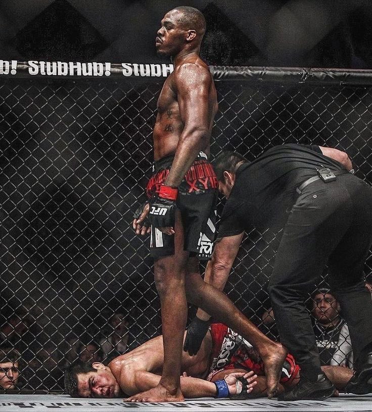 MMA__TIME's tweet photo. Moi je l’ai vecu et je peux vous dire c’est le combattant le plus fort de l’histoire du MMA dans un octogone 

Personne n’a jamais atteint ce niveau c’est le plus grand talent du sport https://t.co/HUguXSspBw