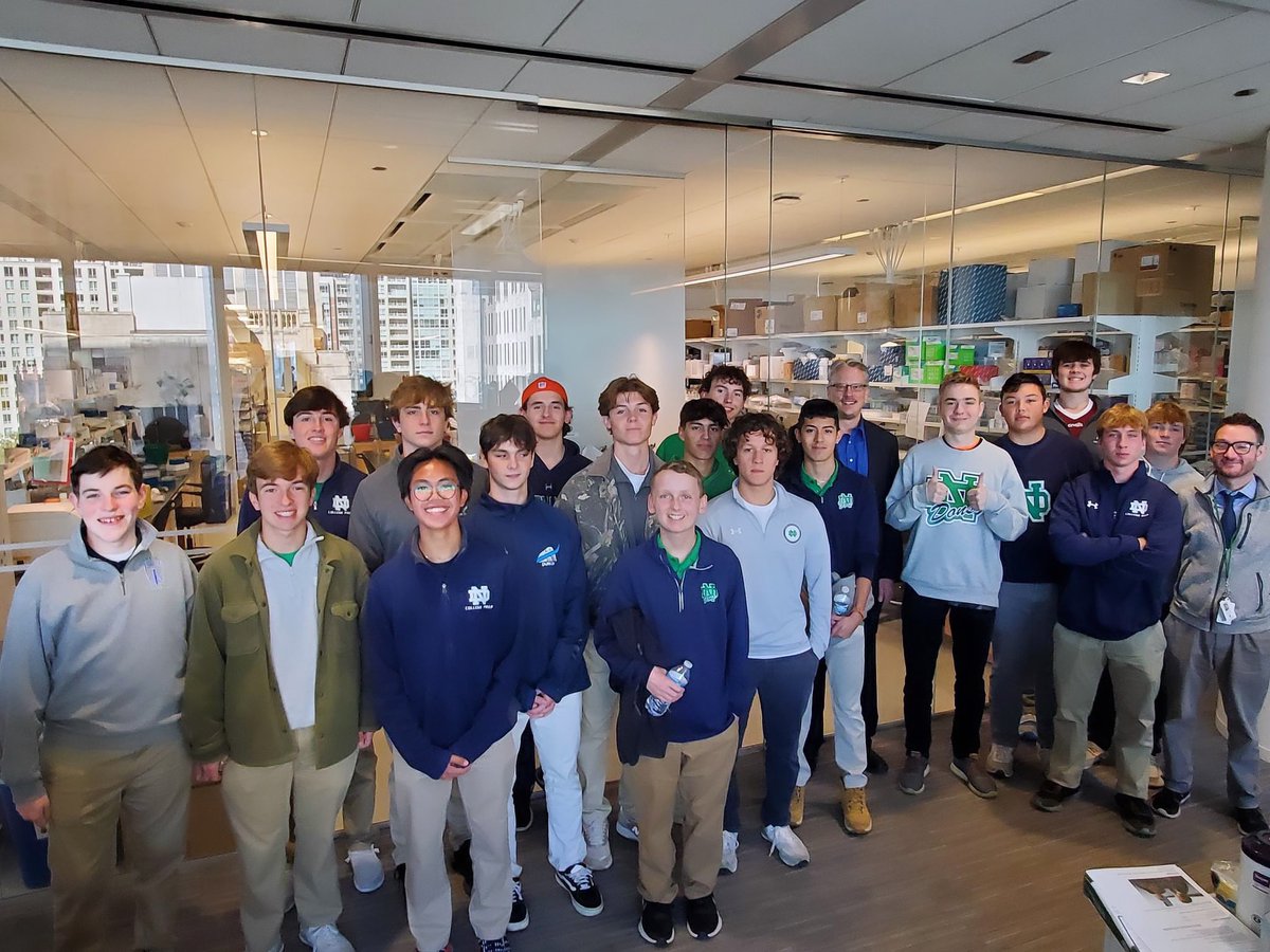 Dr. @CraigHorbinski, MD, PhD, hosted Dons from Pre Health Club & Forensic Science on October 11 at his world renowned lab at Northwestern University downtown. Students got to participate in a medical autopsy, slicing a real human brain and spine! Thank you, Dr. Horbinski!