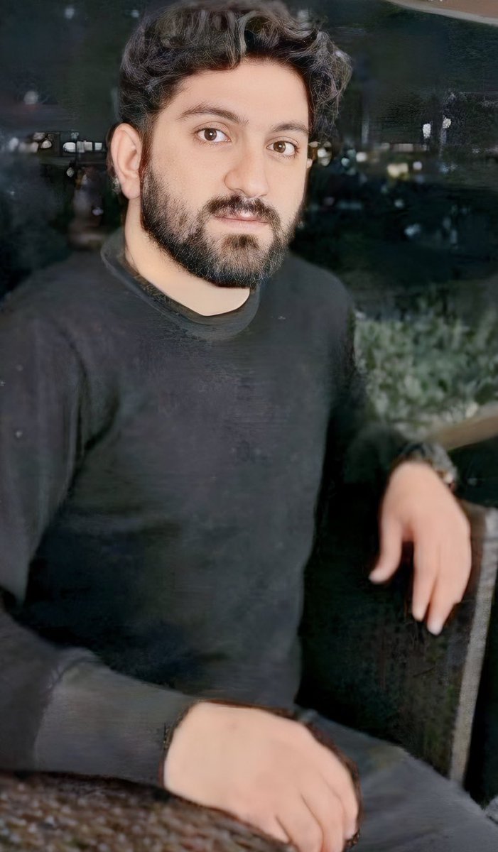 LoabatK's tweet photo. هر روز از #رضا_رسايى بگیم، جان یه انسان بیگناه در خطره🥺
#مهسا_امينی https://t.co/Vj8hdXqJRd