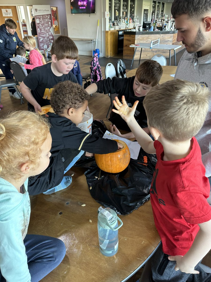 FyldeRugbyFdn's tweet photo. Day 2️⃣ of our October Rugby and Multi-Sports Camp done!
Today we have played tag rugby, taken part in a pumpkin carving competition, competed in our teams in football rounders and skipped our way through an obstacle course!
#FRCF #octoberhalfterm #RugbyForAll https://t.co/jiSR6Aeay0