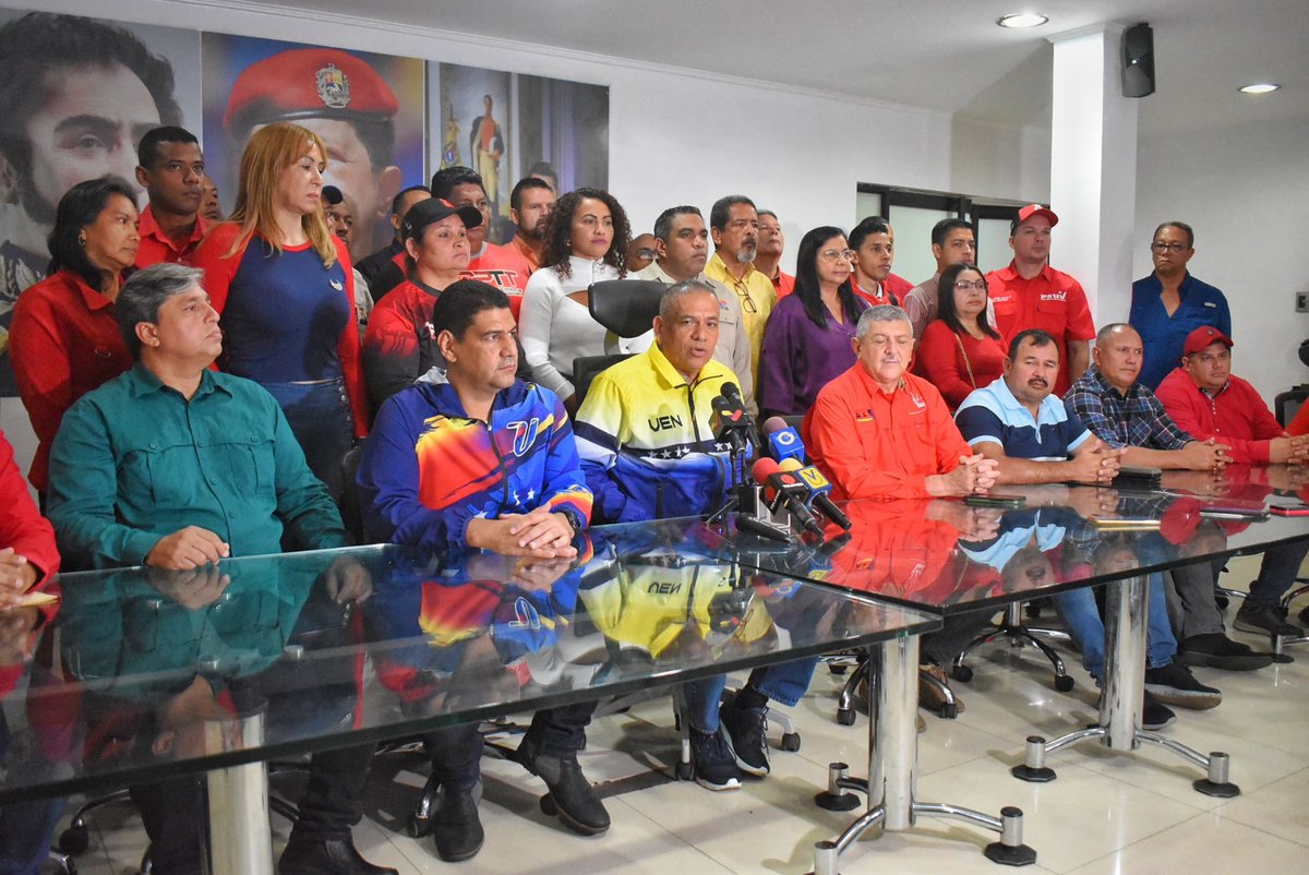 amarcanopsuv's tweet photo. Desde BOLÍVAR nos pronunciamos contra el #MegaFraude realizado por una  fracción de la oposición venezolana que engaña a los electores con las trampas que caracterizan este sector . @NicolasMaduro @dcabellor https://t.co/jT2klWCYWe