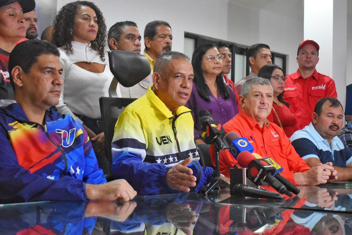 amarcanopsuv's tweet photo. Desde BOLÍVAR nos pronunciamos contra el #MegaFraude realizado por una  fracción de la oposición venezolana que engaña a los electores con las trampas que caracterizan este sector . @NicolasMaduro @dcabellor https://t.co/jT2klWCYWe