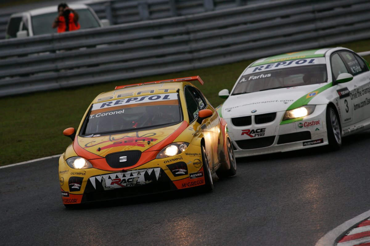 takahiko_nkjm's tweet photo. #OnThisDay 26th October 2008 @TomCoronel made a maiden Victory of #WTCC @OIC_pr with #SUNRED @SEAToffficial in Race2
#OTD #2008年10月26日 #トムコロネル 選手が #岡山国際サーキット での #FIAWTCC レース2で #初優勝 を達成しました!
#tomcoronel @TCR_Series @YokohamaRubber https://t.co/2IU9mTBqkt