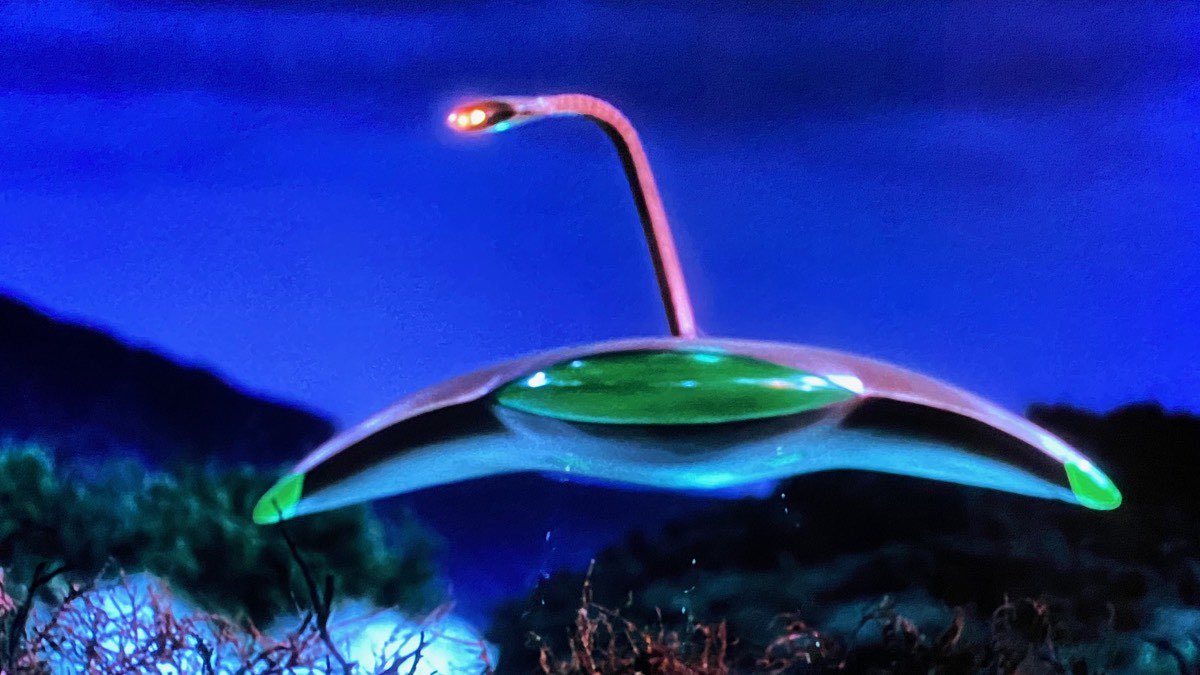 I know I’m a bit of a movie geek but given the dire nature of what was on display last night at Fylde did anyone else start to think that we were being observed by Martians who may have been football fans? Couldn’t get War of the Worlds out of my head! 😀#oafc