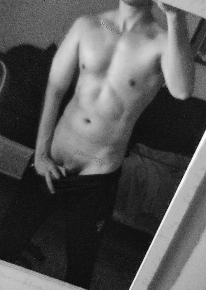 NerdPotato4's tweet photo. Need a hot sweaty session https://t.co/kSm0hh6F72