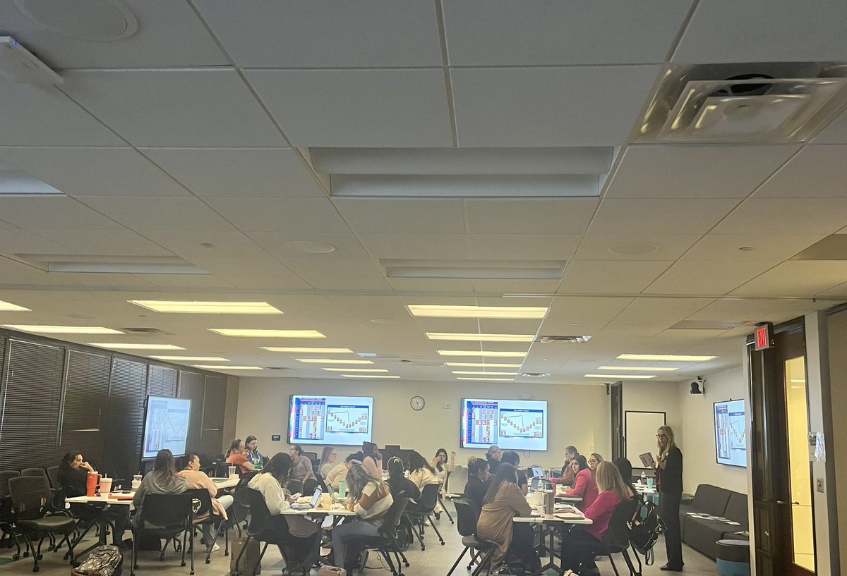 DeLaSierraB's tweet photo. A huge shoutout to our teachers for taking the time to enhance their literacy skills to support studentsβ literacy foundations! @aa_fierro #SoundWalls https://t.co/LqDAqdgYBv