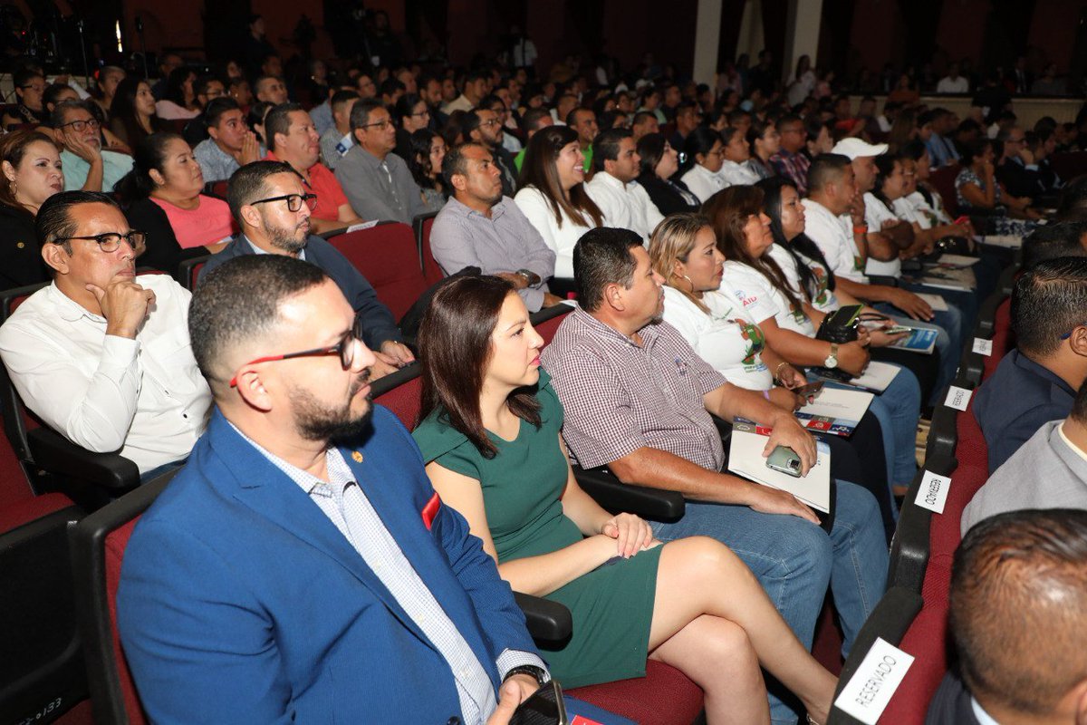 #DePaís El proyecto Gobernabilidad Municipal incluyó la creación de dos proyectos con <a href="/COAMSS_OPAMSS/">COAMSS/ OPAMSS</a> que están vinculados en la forma en cómo se interviene y se incentiva la inversión en el Centro Histórico de San Salvador. 
📸 Francisco Campos.