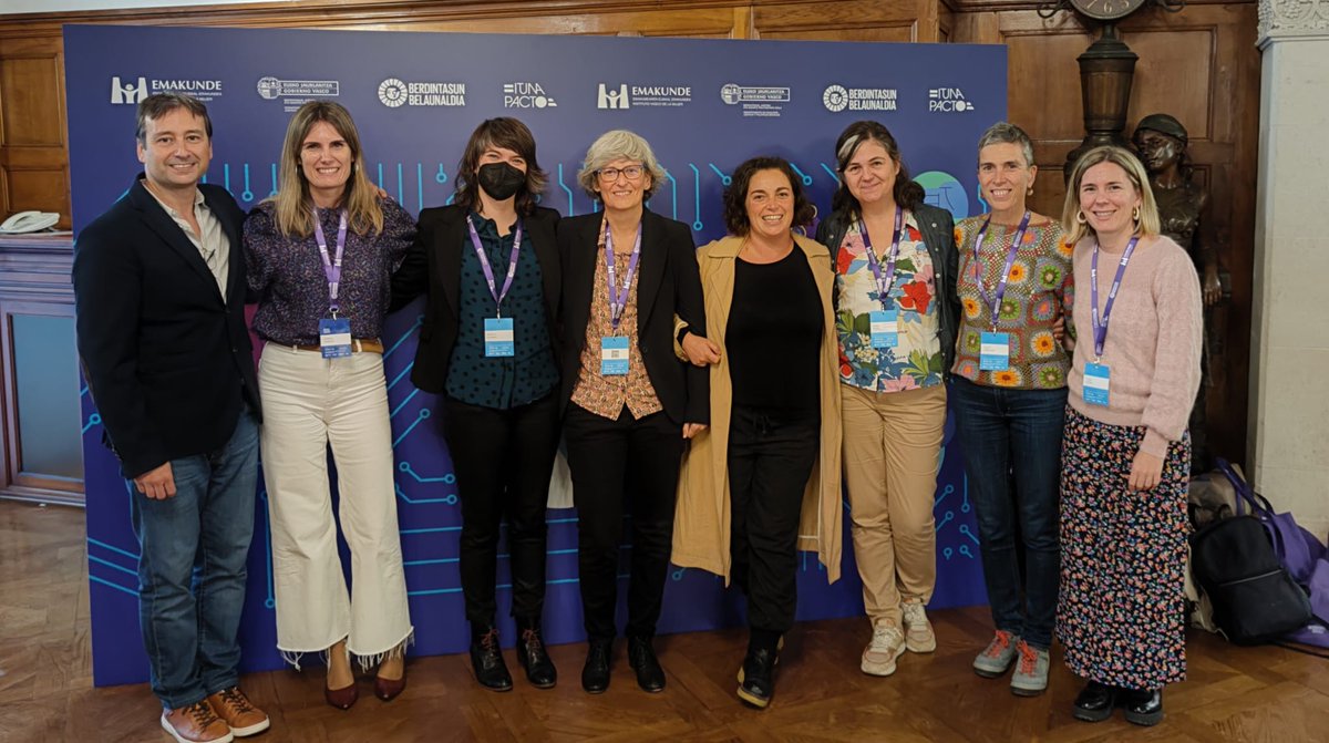 🟣Ha sido un placer asistir al primer congreso organizado por <a href="/emakundEJGV/">Emakunde</a> "Igualdad, ciencia y tecnología. Por un cambio de paradigma".

Varios miembros de <a href="/EmakZientzian/">Emakumeak Zientzian</a> han sido parte del comité científico y ha sido verdaderamente enriquecedor.

Mila esker eta hurrengorarte!🟣