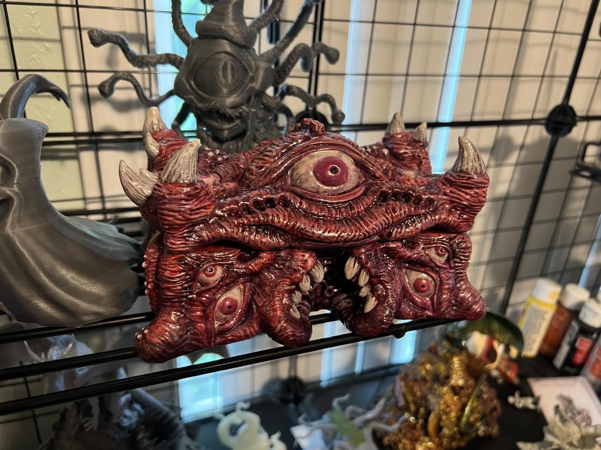 rltpress's tweet photo. Here are two new pieces I have recently finished. A wall hanging version of my Lil’Thulu sculpt and the Glub Glub Box from Olbeg’ Gallery of Grave Goods. #3DPrinting #TTRPGs #gamingprops #dnd #somethingfun https://t.co/wK9KZcIWR5
