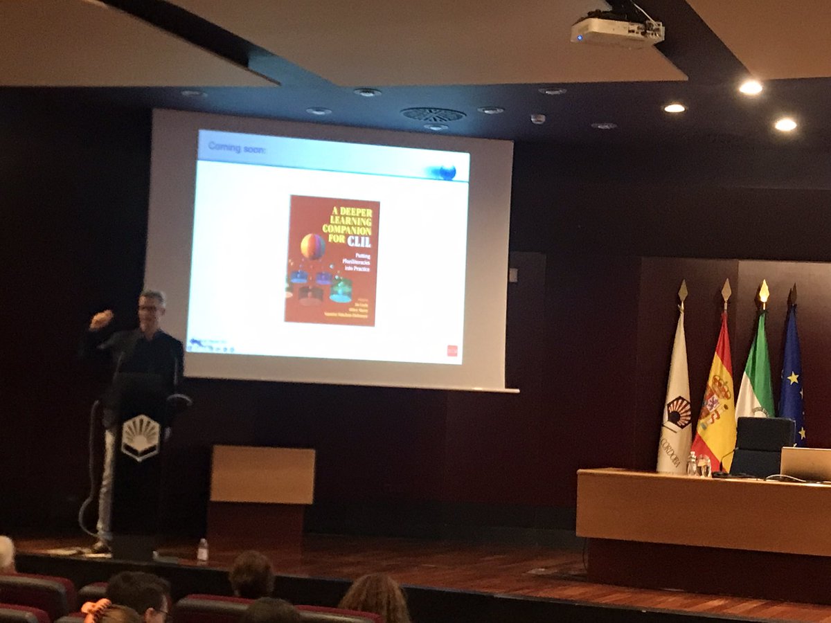 jareyesdelgado's tweet image. El profesor Oliver Mayer continua con una presentación: A Deeper Learning Companion por CLIL. IX Congreso de Educación Bilingüe. Córdoba #BE2023 #uco