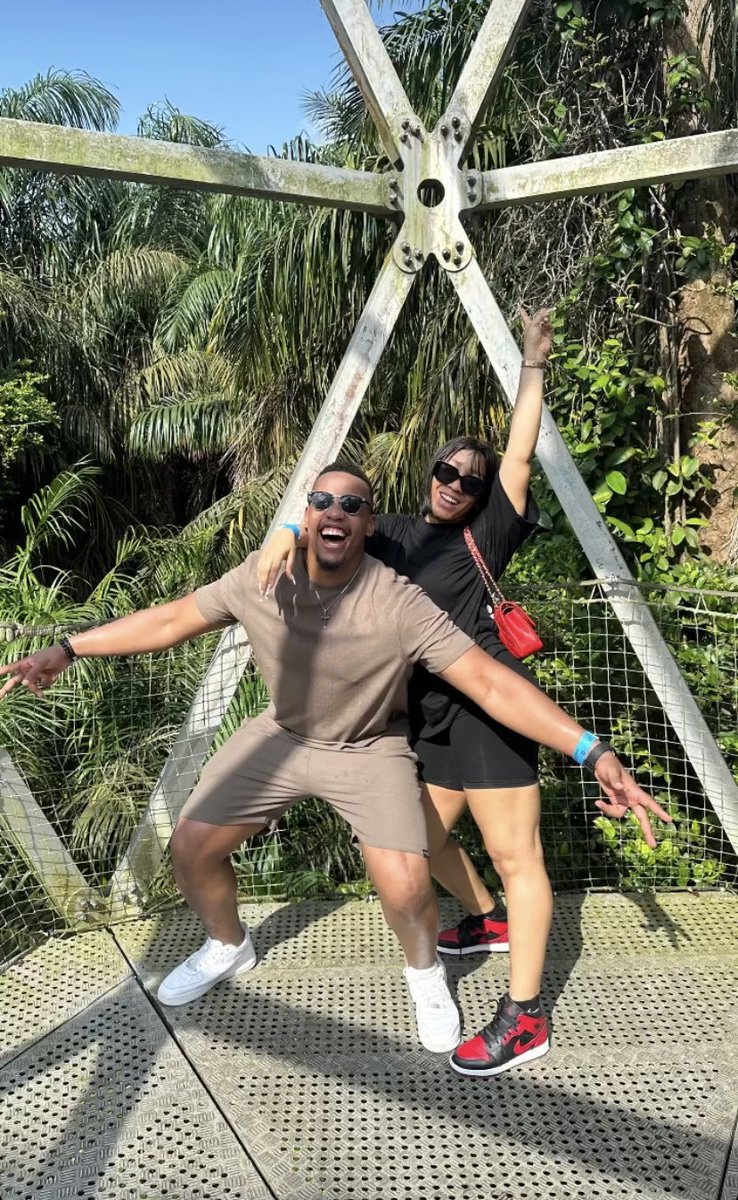_julezhere's tweet photo. Juicy Jay and Yvonne, my poor heart guys❤️🤭

#JayVonne https://t.co/jKTjC9O5EN