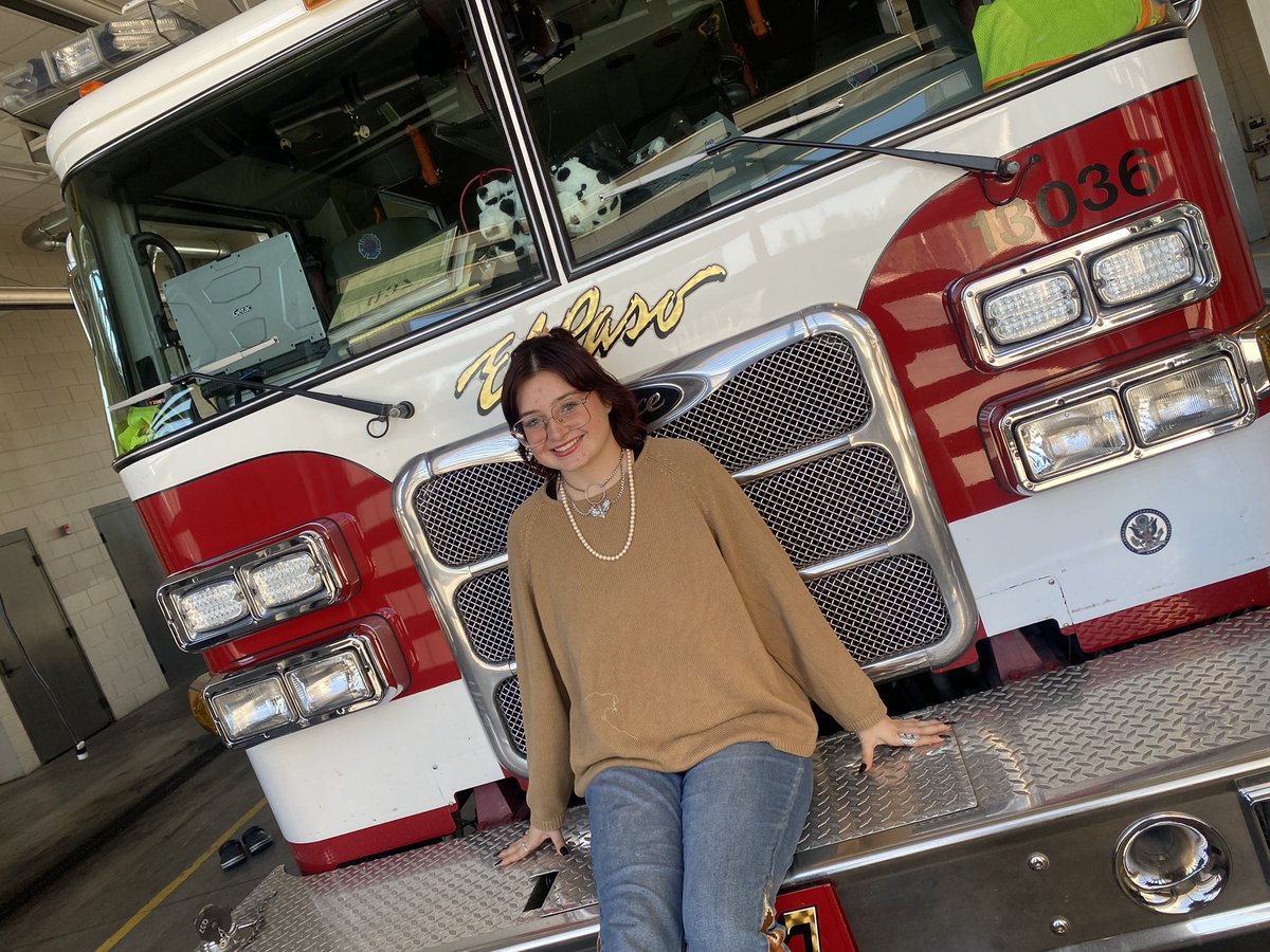 MvhsEnforcement's tweet photo. Principles Of Law Is Out Here With The El Paso Fire Department! Thank You All For Your Service To Our Great City. #elpaso #thecity #elpasofiredepartment #fun #lobosforlife #lovewhatido https://t.co/oCgIp1ylxc