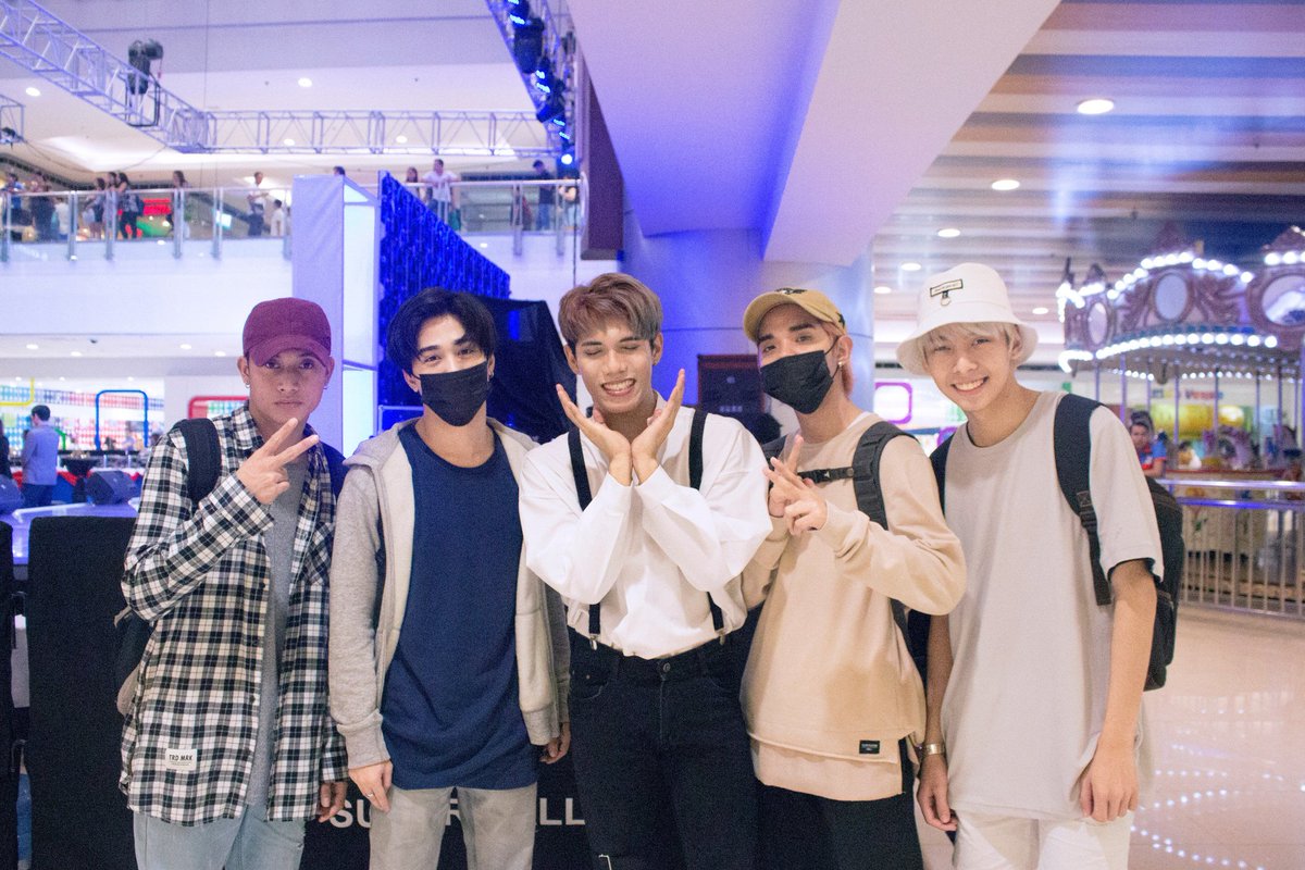 Naka limang taon na po kayo🥺

FIVE YEARS WITH MAHALIMA
<a href="/SB19Official/">SB19 Official</a> #SB19
#HappyAnniver5arySB19