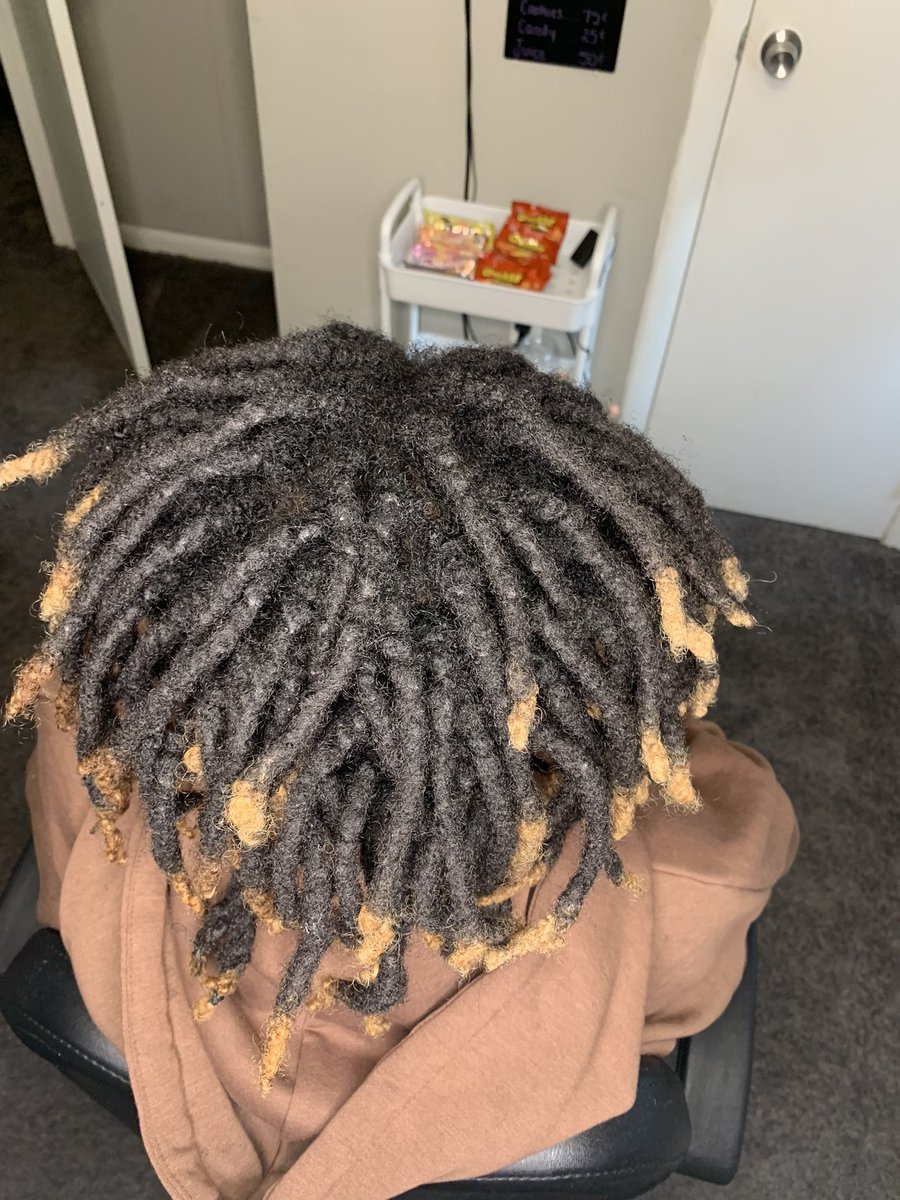 Hairpluganna's tweet photo. Loc retwist + two strands 💕 
All loc services include a wash and style ✅ click the link in my bio for booking ⬅️
#ssu #gsu #scad #savannahloctician #savannahbraider https://t.co/5aZcGzzgdV
