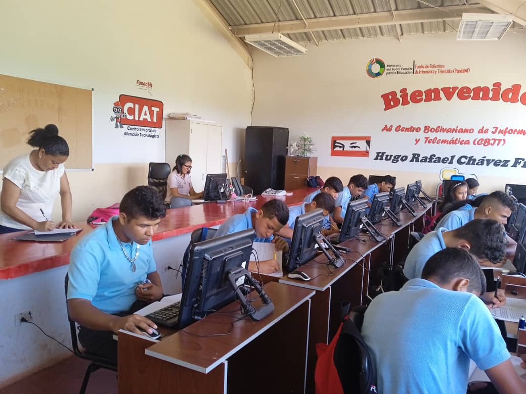 #25Oct23 Estudiantes de 3er año del L.B Hugo Chávez, activos en uso de las herramientas tecnológicas en la formación de Grupo de Creación, Recreación y Producción #SomosFundabit