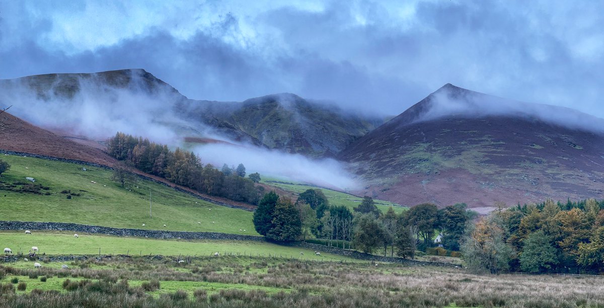 terrybnd's tweet photo. Fogbanks about Saddleback aka Blencathra this evening after finishing work at @FSCBlencathra⛰️ #lakedistrict #ukweather #phonepic https://t.co/ehWqOiBjGN
