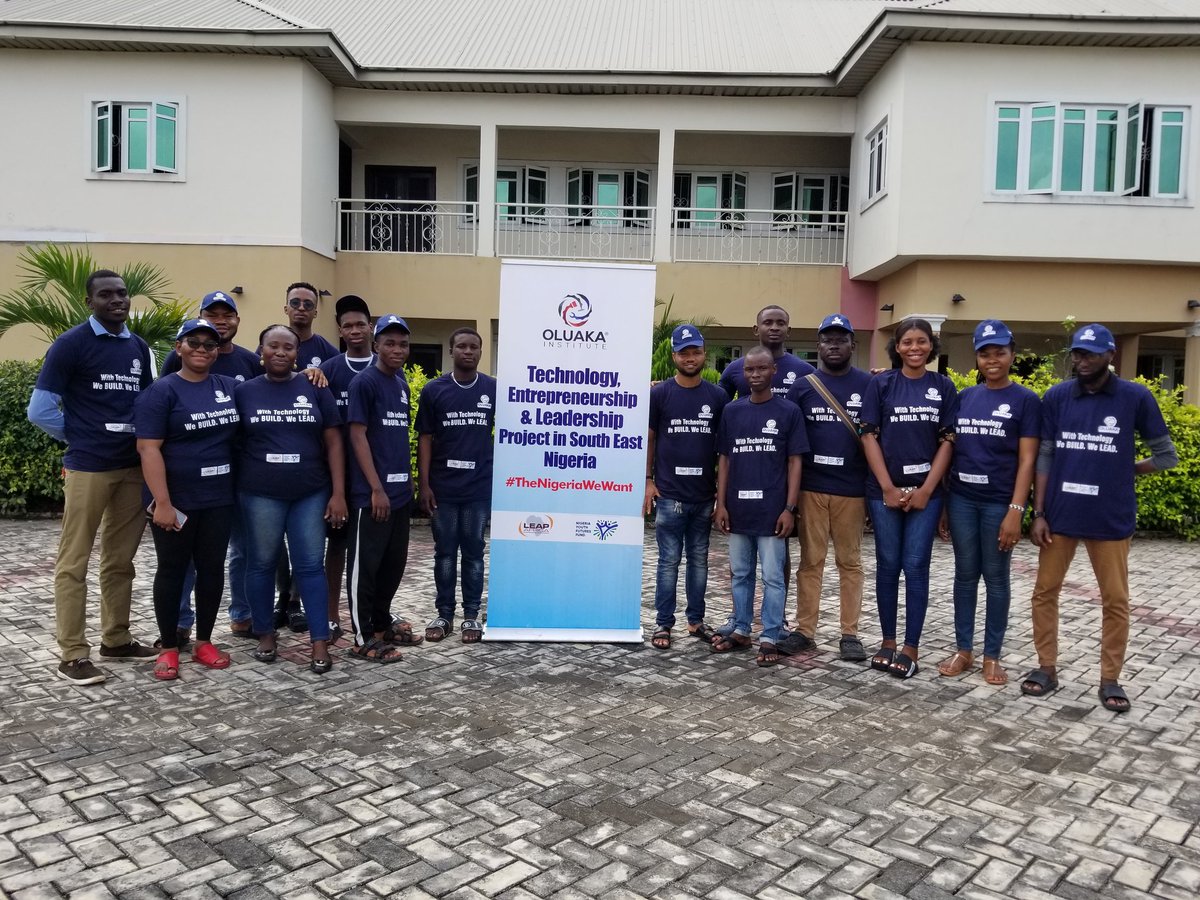 OluakaInstitute's tweet image. Meet our aspiring Frontend Web Developers
These talented students are diving headfirst into the world of Frontend Web Development. They're crafting stunning websites, perfecting user experiences, and making the digital world more beautiful.
Don't miss out
#FrontendWebDevelopment