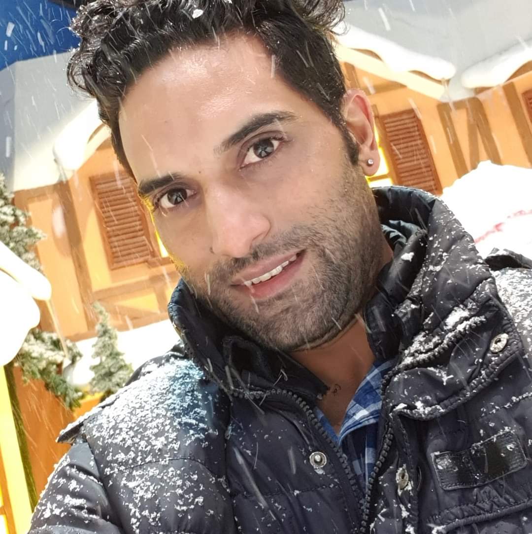 HarmeetSinghPk's tweet photo. جناب چیف جسٹس اف پاکستان یہ میرا چھوٹابھائی پرویندر سنگھ ہےجسے2020 میں بڑی بے دردی سے قتل کیا گیا میں اج بہت خوش ہو جس برق رفتاری سے عدالتیں انصاف فراہم کر رہی کیا میں اور میرا خاندان بھی پر امید ہوجائے کہ ہمارے بھائی کو اب انصاف مل جائیگ ؟یا انصاف کا یہ  عمل صرف اشرافیہ کیلئے ہے https://t.co/U8Sno4QCtg
