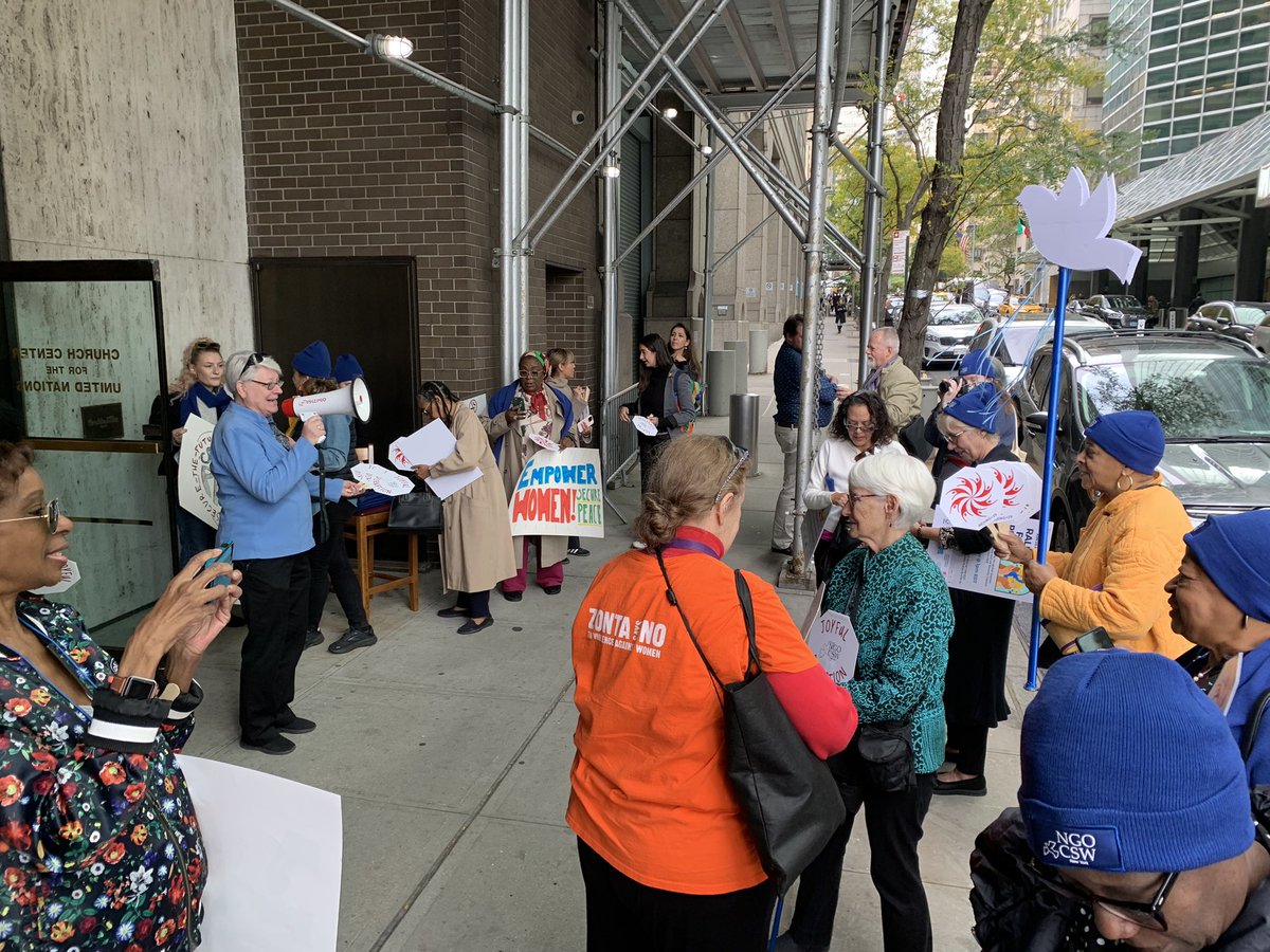 ivykoek's tweet photo. Gathered and ready to head for the rally! #peaceforgenderequality https://t.co/QK3RLBSw7F