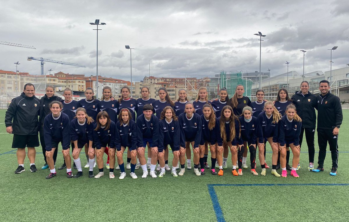 @cd_pamplona 💪 La selección #navarra #sub15 se ha ejercitado esta tarde en Larrabide a las órdenes de @ilopezb90. Es la 5️⃣ª sesión de trabajo para un combinado que prepara la primera fase de #CNSA que disputarán en Madrid.