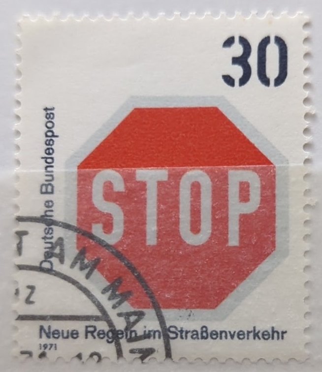 1972 traten neue Verkehrsregeln in Kraft.
Durchgesetzt wurden sie bis heute nicht.