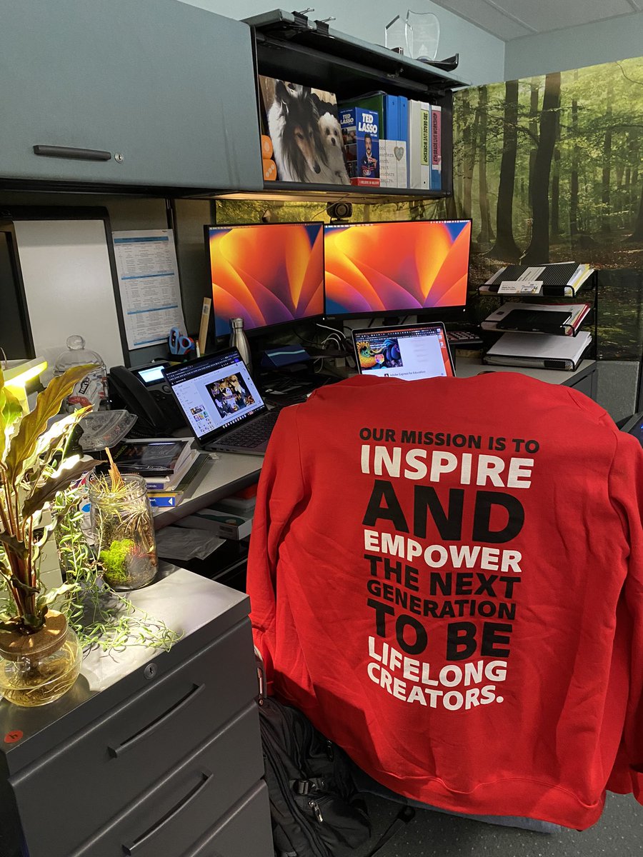 BobbieGrennier's tweet photo. When anyone walks past my desk, this message greets them ❤️🔥 @AdobeForEdu @TheTechProfe #AdobeACE #AdobeCreative 🙏🏻🙏🏻🙏🏻 @PajaroValleyUSD #pvusd https://t.co/CBVLxH598O