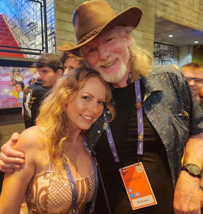 Twitchcon Las Vegas photo dump 💕 https://t.co/CalZa6vJoW