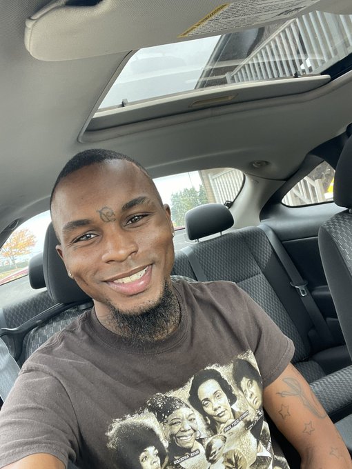 Just a smile/ wit eye drops in my eyes lol I wasn&rsquo;t crying or nothing 😂😩 https://t.co/crAru7mwA1