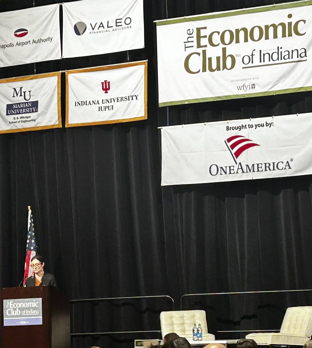 Delighted to rep <a href="/Uindyhistpsciir/">University of Indianapolis Dept of HIST,PSCI, & IR</a> and the board of <a href="/INHumanities/">Indiana Humanities</a> at today’s <a href="/EconomicClubIN/">Economic Club of Indiana</a> lunch featuring <a href="/NEHchair/">NEH Chair</a> Shelly Lowe!