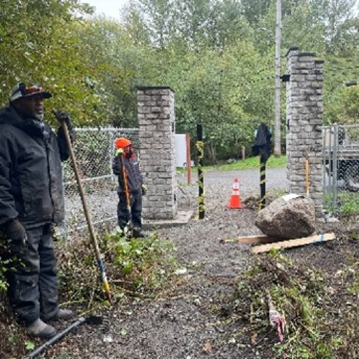 SeattleParks's tweet photo. Our Trails Crew is working on a new gate at Camp Long's Brandon St. entry. Here, they're leveling the path to meet ADA standards, placing signage & creating a clean look to complement the new columns. New plants will be installed after the trail work.
#StaffShines #ParkProud https://t.co/nYWhTR6B4W