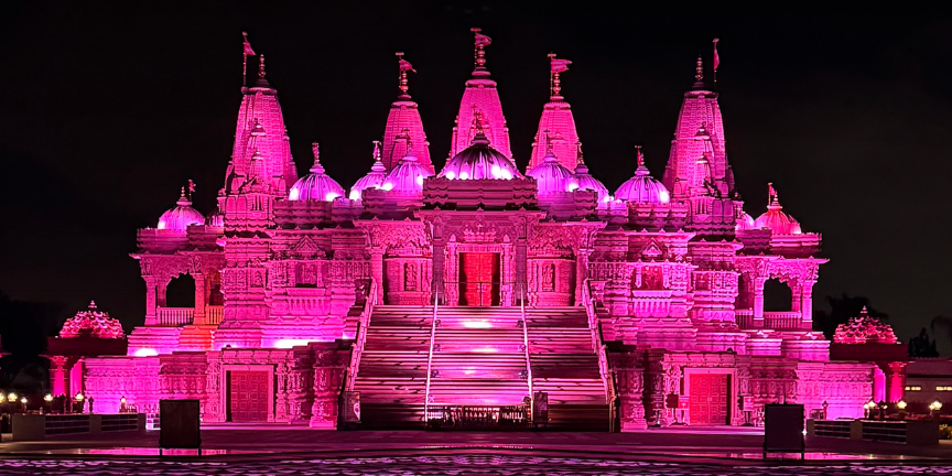 bapslosangeles's tweet photo. This past weekend, #BAPSLosAngeles lit up pink for Breast Cancer Awareness Month. As research and medicine continue to make strides against this disease, awareness, early detection and cutting-edge treatments continue to remain essential. #breastcancer #bringyourbrave https://t.co/RyfBX6dqbD