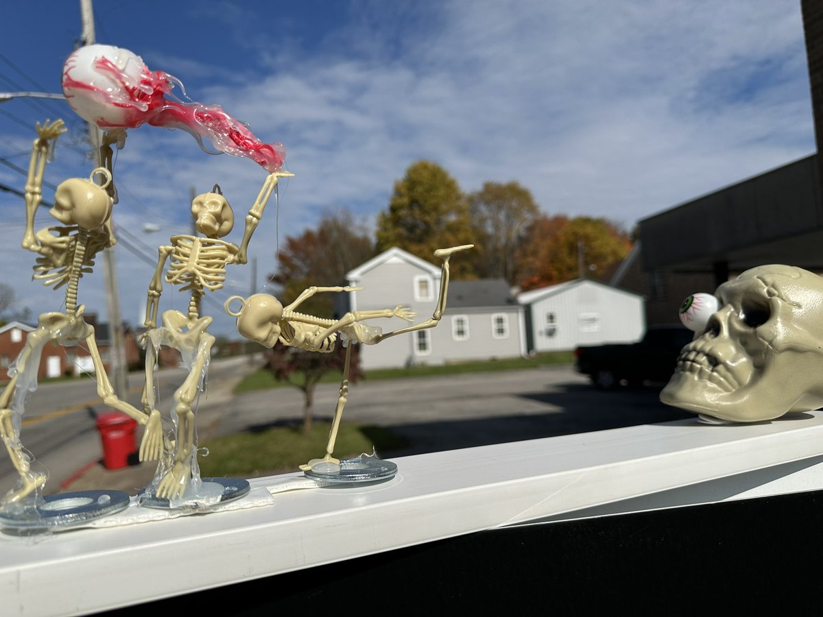 _HaikusGoddess's tweet image. When doc wants skeletons out because the town is known for it, but they were vandalized and stolen last year, so you don’t want to put out skeletons, but you kind of have to. #ImproviseAdaptOvercome #UnderstoodTheAssignment