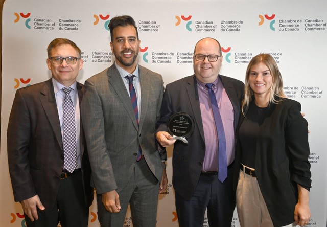 MillerThomson's tweet photo. Miller Thomson is honoured to receive a Canadian Chamber of Commerce Inclusive Growth Award in recognition of our inclusion, diversity, equity, accessibility and reconciliation efforts. Read more about our IDEA initiatives: https://t.co/sXFQnpZH3c

#MTAnnounce #MTInclusion https://t.co/Oa5JzueTSS