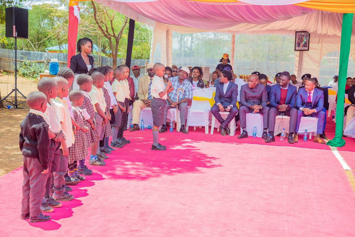 HEBabuOwino's tweet photo. Today,We attended a Graduation ceremony of Leaners at St.Martin’s De Porres School in Tala Machakos https://t.co/LK0fiebDa2 addition,we had an opportunity to advise our class 8 Candidates and other Learners on the importance of Education and how to pass KCPE EXAMS. https://t.co/qKN81WzNKR